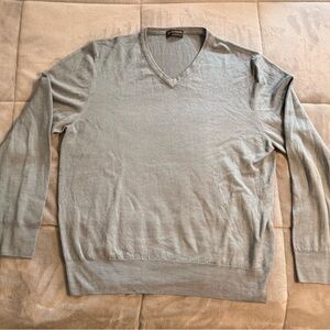 Allen Edmonds Extra Fine Merino Wool V-Neck Sweater – Made in Italy